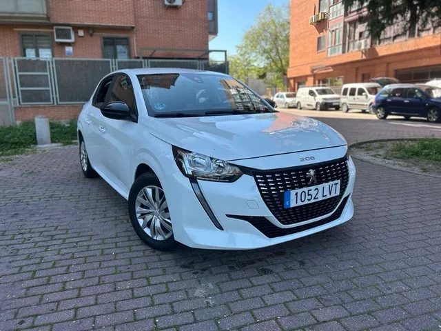 PEUGEOT 208 / 2022 / Manual / Diesel