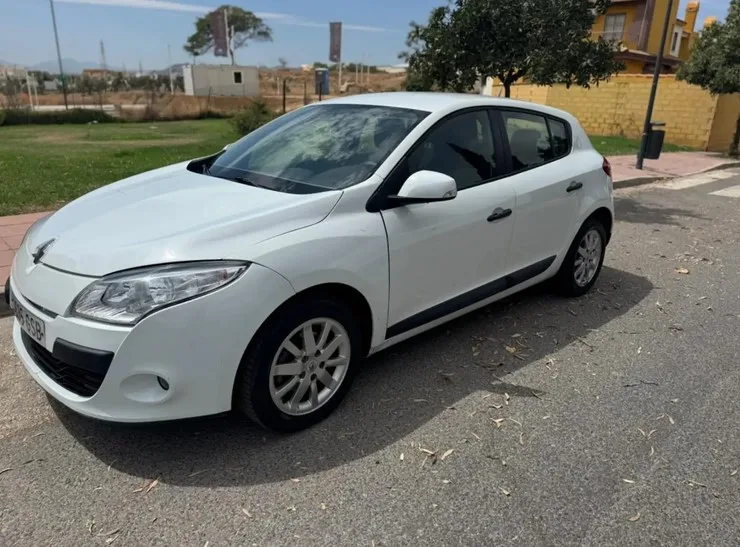 RENAULT Megane / 2009 / Manual / Diesel