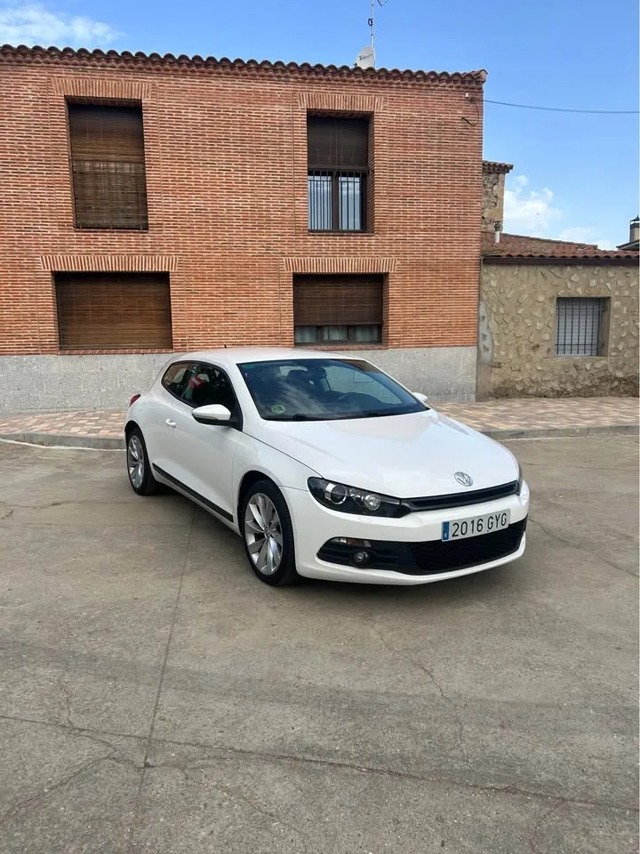 VOLKSWAGEN Scirocco / 2010 / Manual / 2.0 tdi Diesel