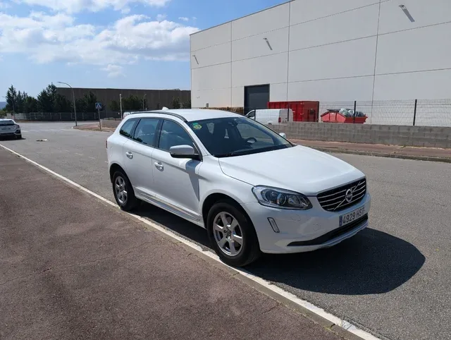 VOLVO XC60 / 2013 / Manual / Diesel