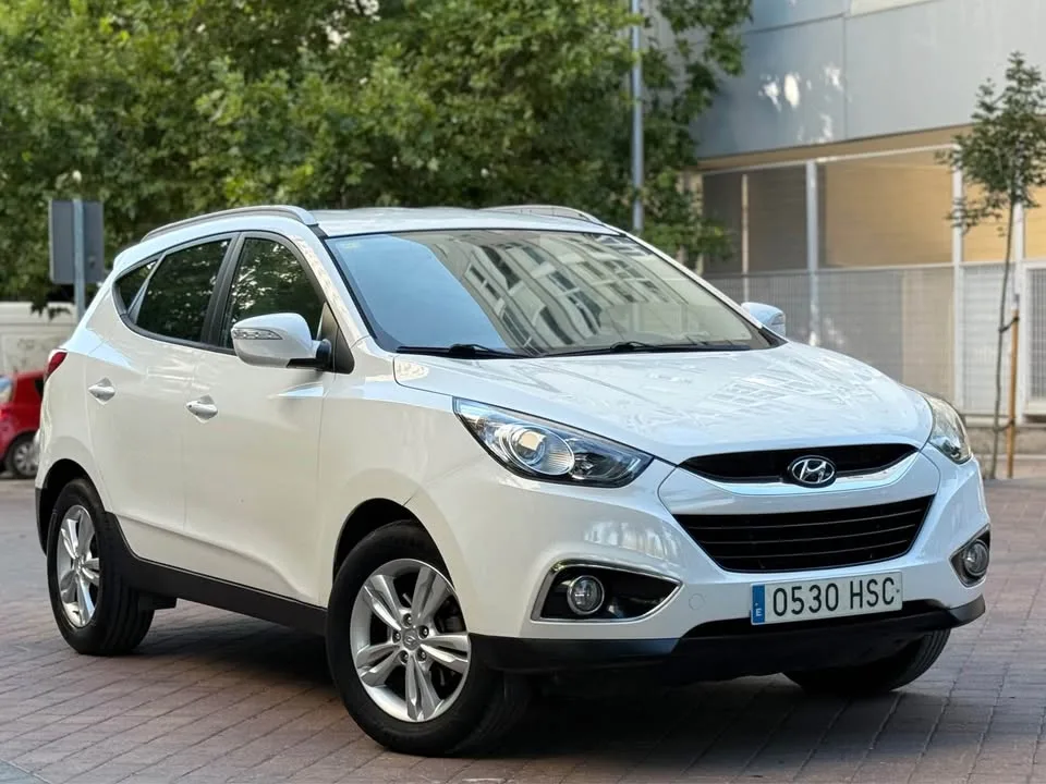 HYUNDAI ix35 / 2013 / Manual / Diesel