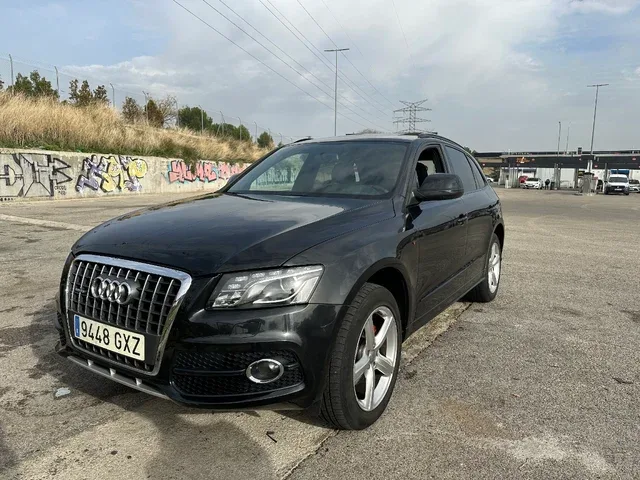 AUDI Q5 / 2010 / Manual / 2.0 tdi Diesel
