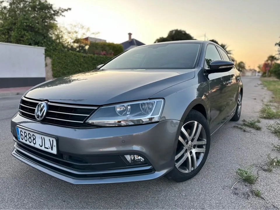 VOLKSWAGEN Jetta / 2015 / Automático / Sport BlueMotion Diesel