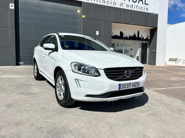 VOLVO XC60 / 2014 / Manual / Diesel