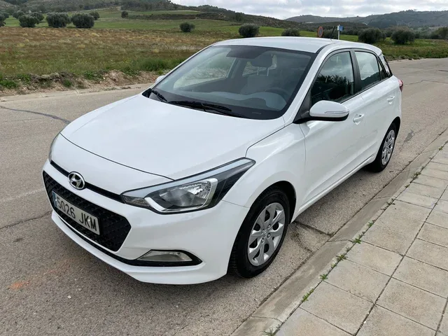 HYUNDAI i20 / 2015 / Manual / Diesel