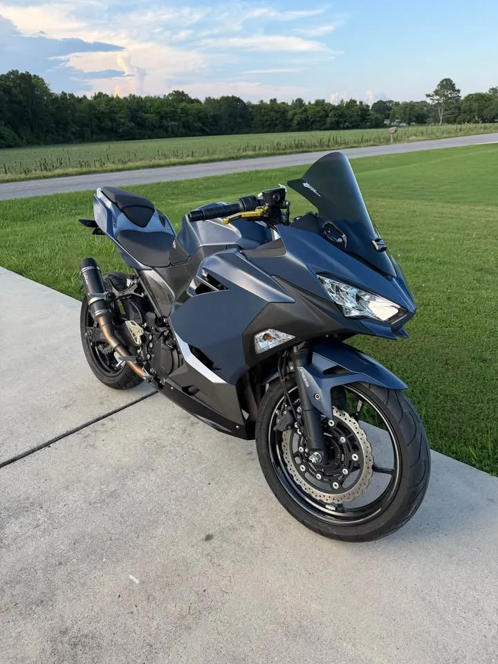 KAWASAKI Ninja / 2022 / Manual / Gasolina