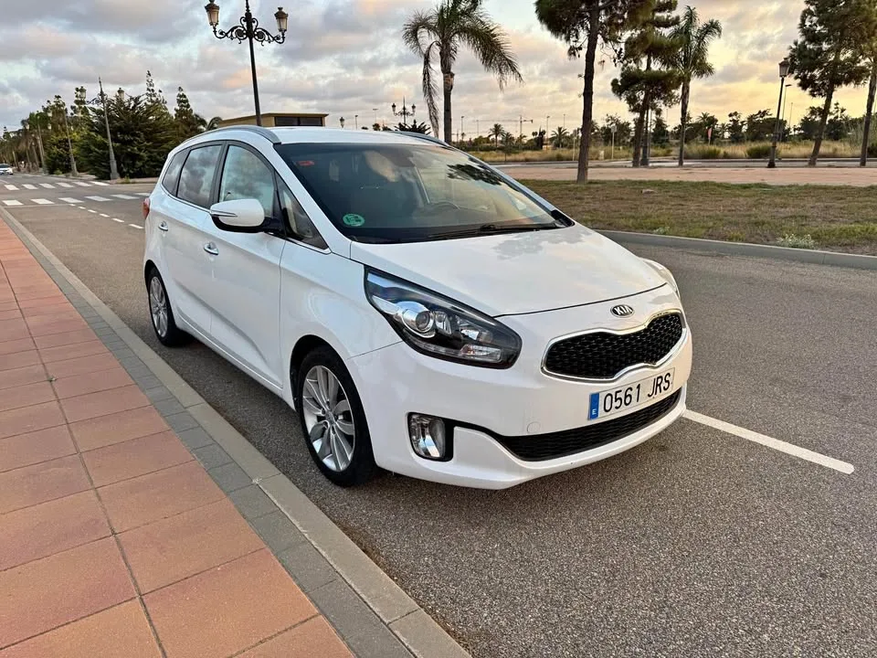 KIA Carenes / 2016 / Manual / 7 plazas Diesel