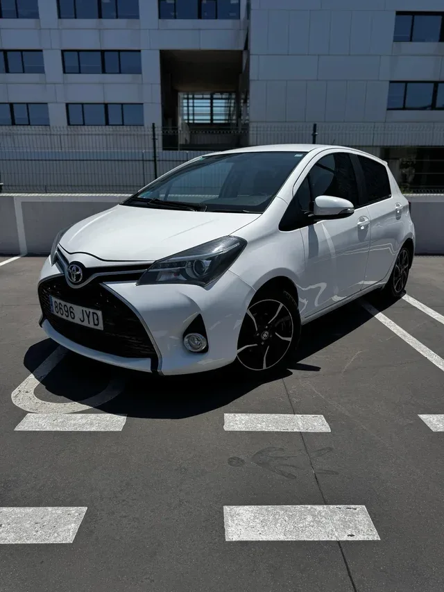 TOYOTA Yaris / 2021 / Automático / Híbrido