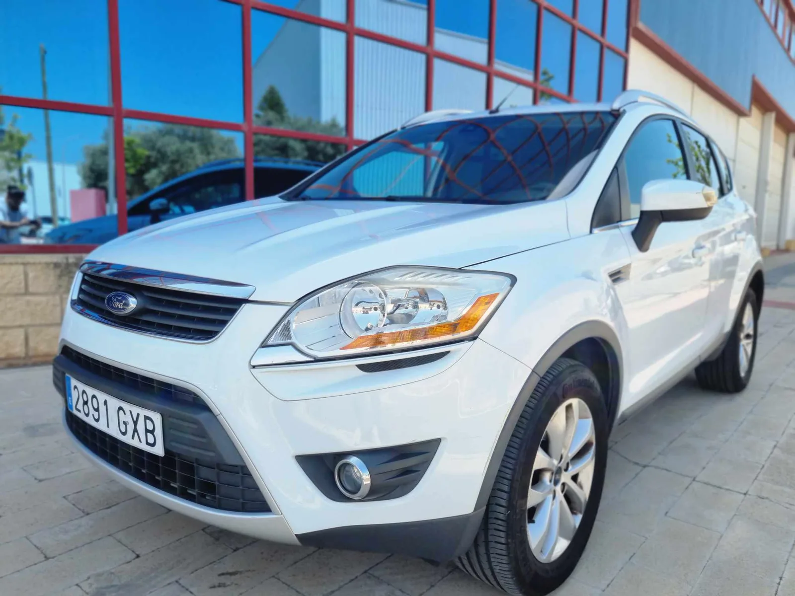 FORD Kuga / 2010 / Manual / 44 Titanium Diesel